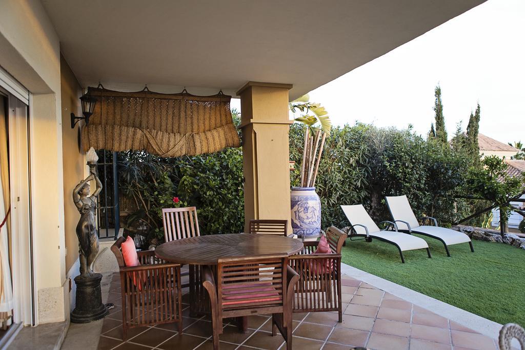 Santa Clara Golf Villa Marbella